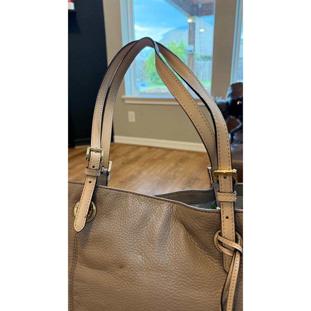 Michael Kors Jet Set Cream Pebbled Leather Tote Bag Gold Hardware - Picture 3 of 8